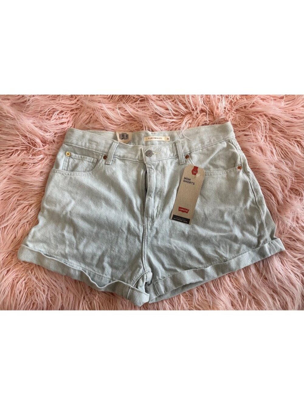 NWT Levi’s Denim Mom Shorts